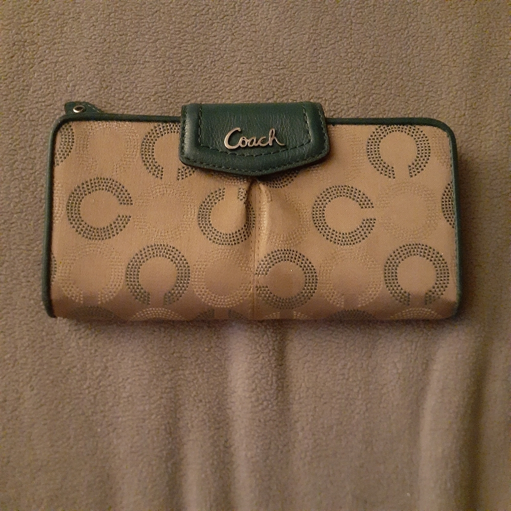 Coach wallet 👛